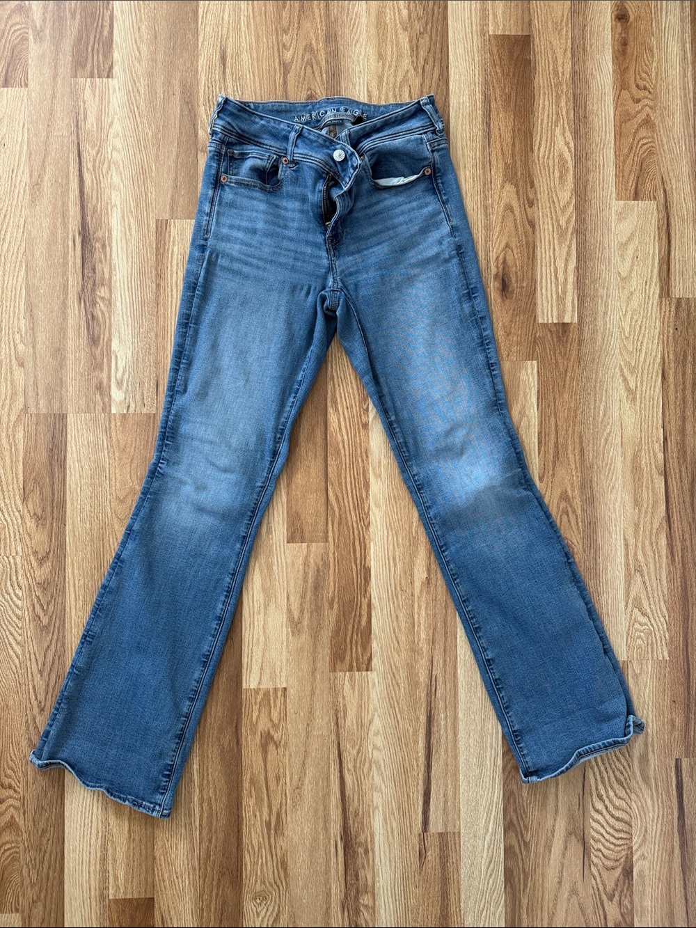American Eagle Outfitters Boot-Cut Jeans in Faded Blue